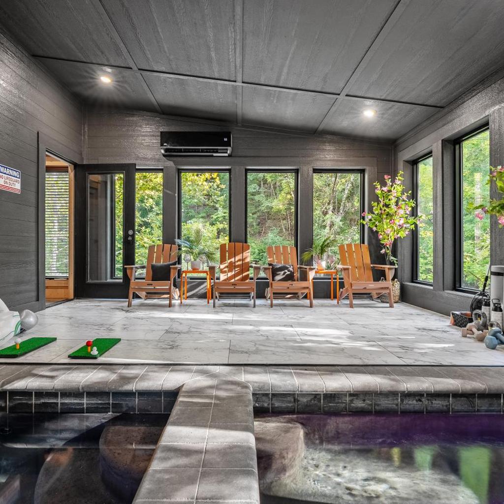 Photograph of Golfer's Dream with Rooftop Pool