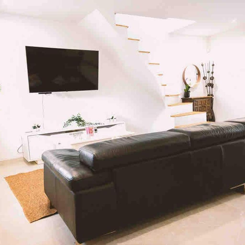 Photograph of Air-conditioned house with garden, pool & foosball table
