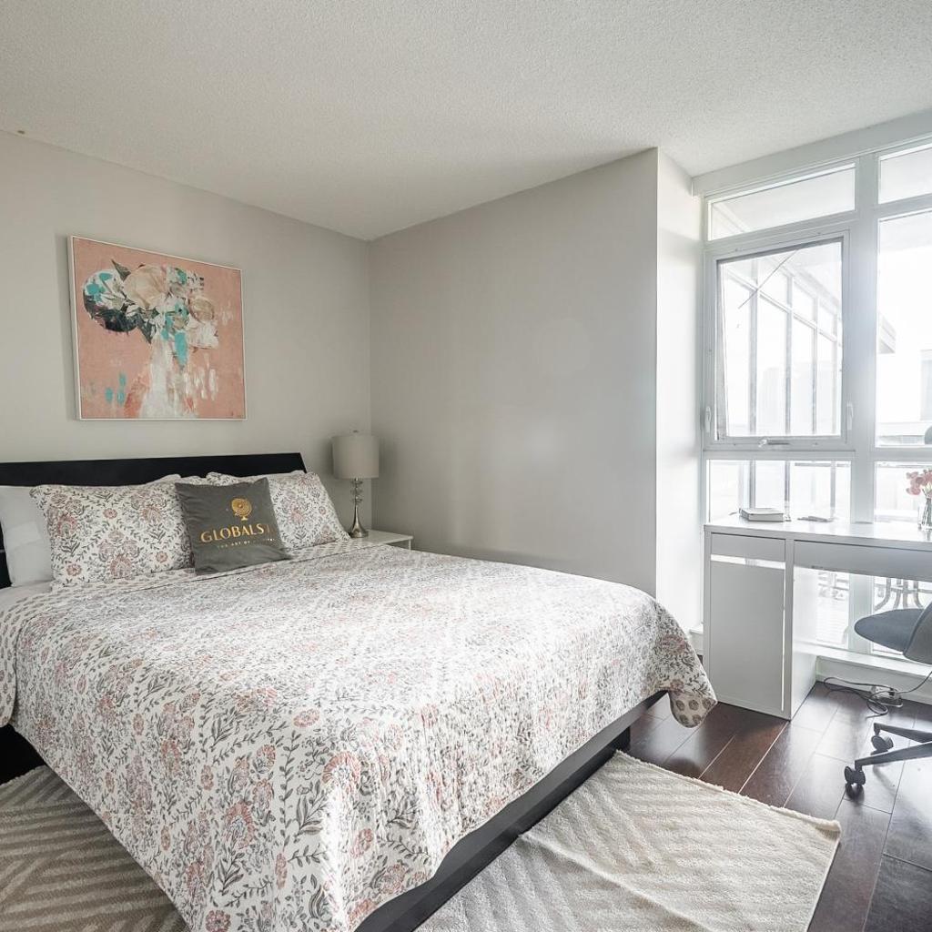 Photograph of Gorgeous 2Bedroom 2Bathroom Condo with Balcony in Downtown Toronto