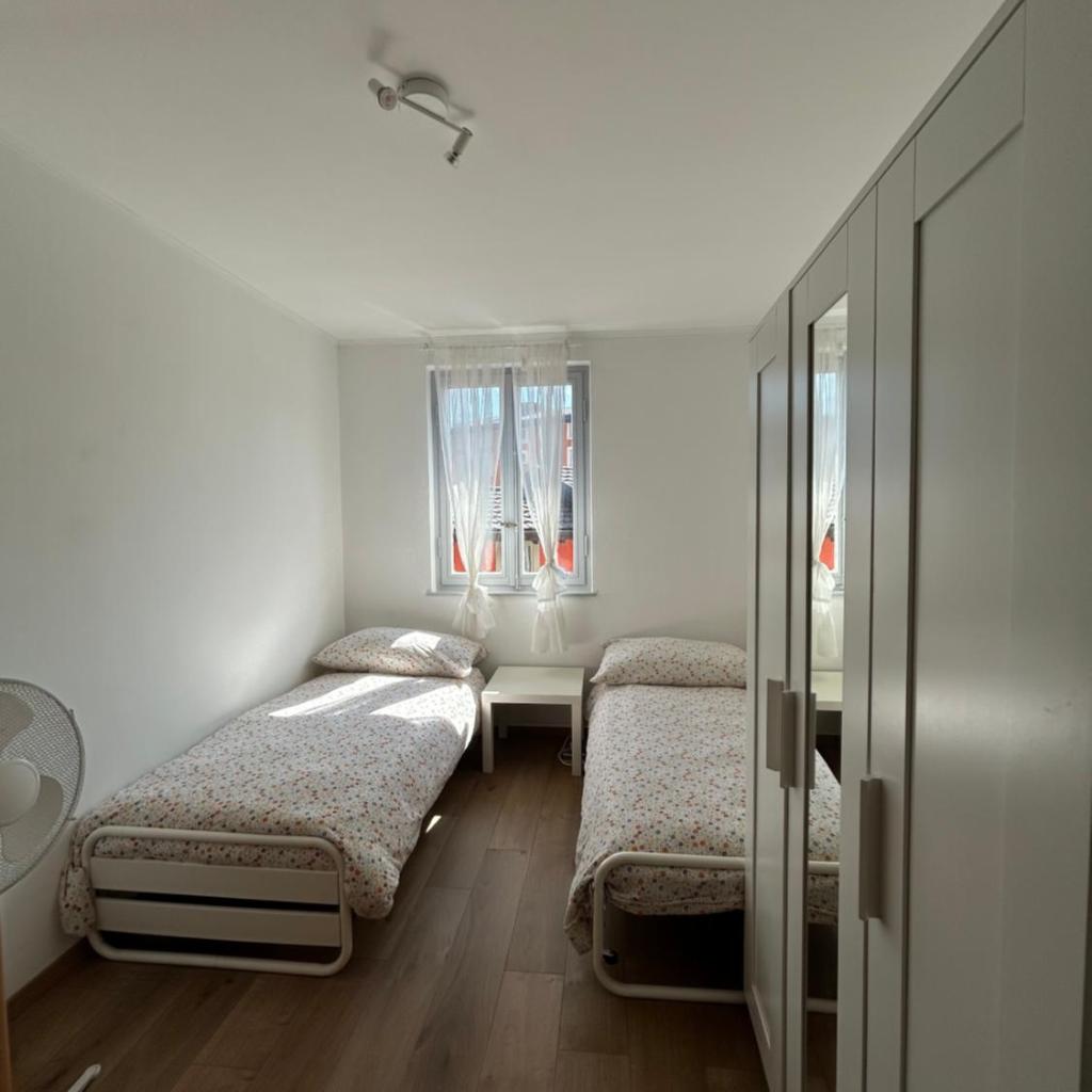 Image 2 - Casa Felice con terrazzo a due passi dal Lago