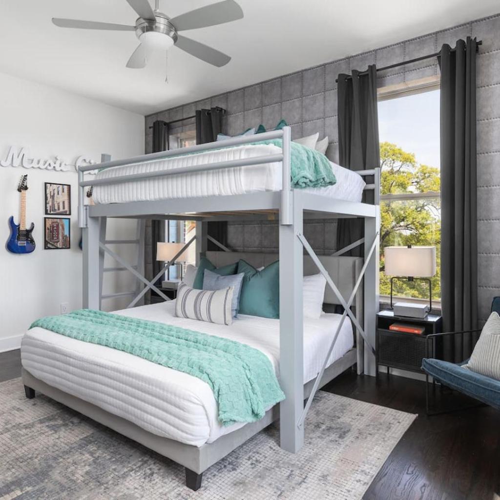 Photograph of Condo with Garage Parking - by Vanderbilt and only 2 Miles to Downtown