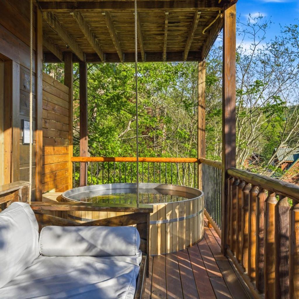 Photograph of 5 min PF Parkway, Cedar Hot Tub, Game Room, View, Sleeps 16, Newly Renovated