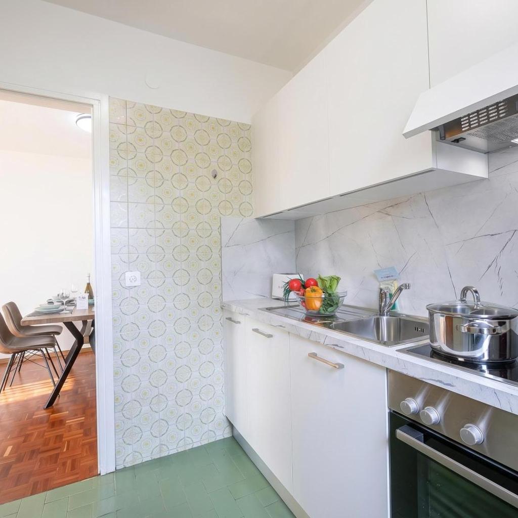 Image 13 - Lido Apartment - Happy Rentals