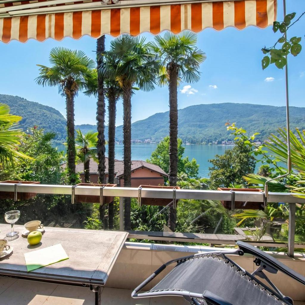 Image 1 - Queen Lake View - Happy Rentals