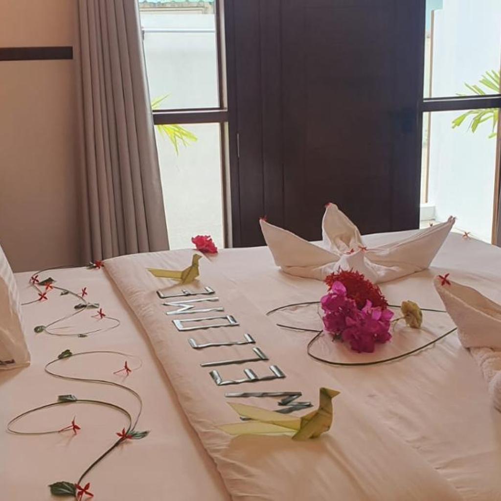 Luk inn at huraa, image 1 of 6