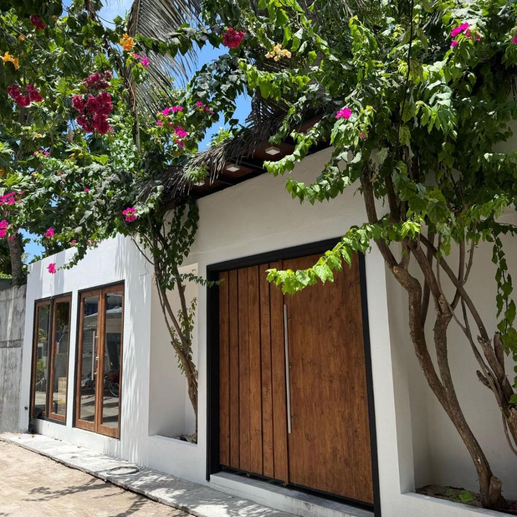 Beachwalk Garden Thoddoo, image 1 of 6