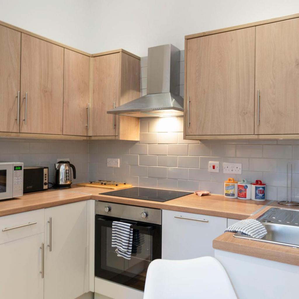 Photograph of Modern 2 Bedroom Flat in Bonnington Sleeps 6