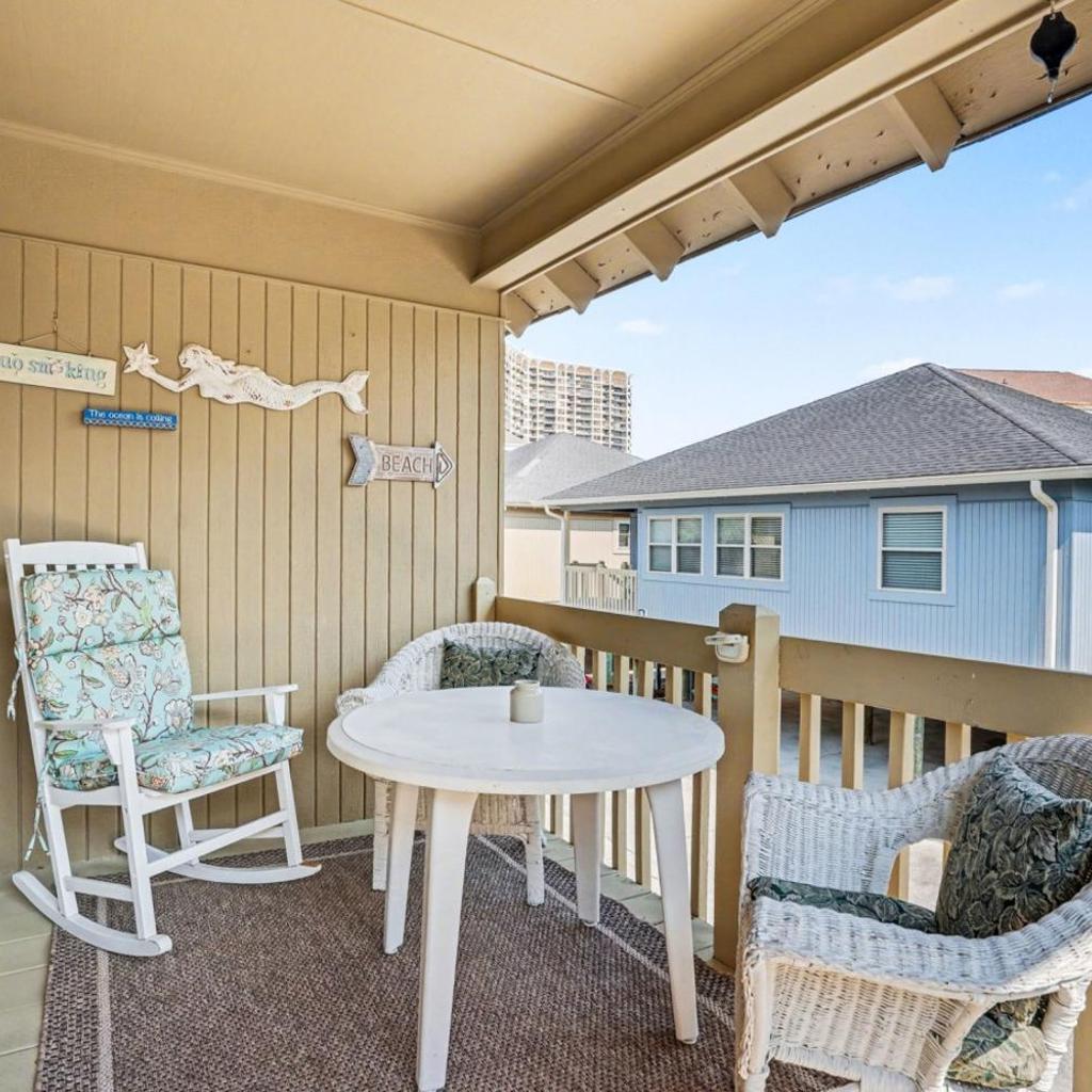 Photograph of Nostalgic Beach Cottage. Unplug near beach with pools