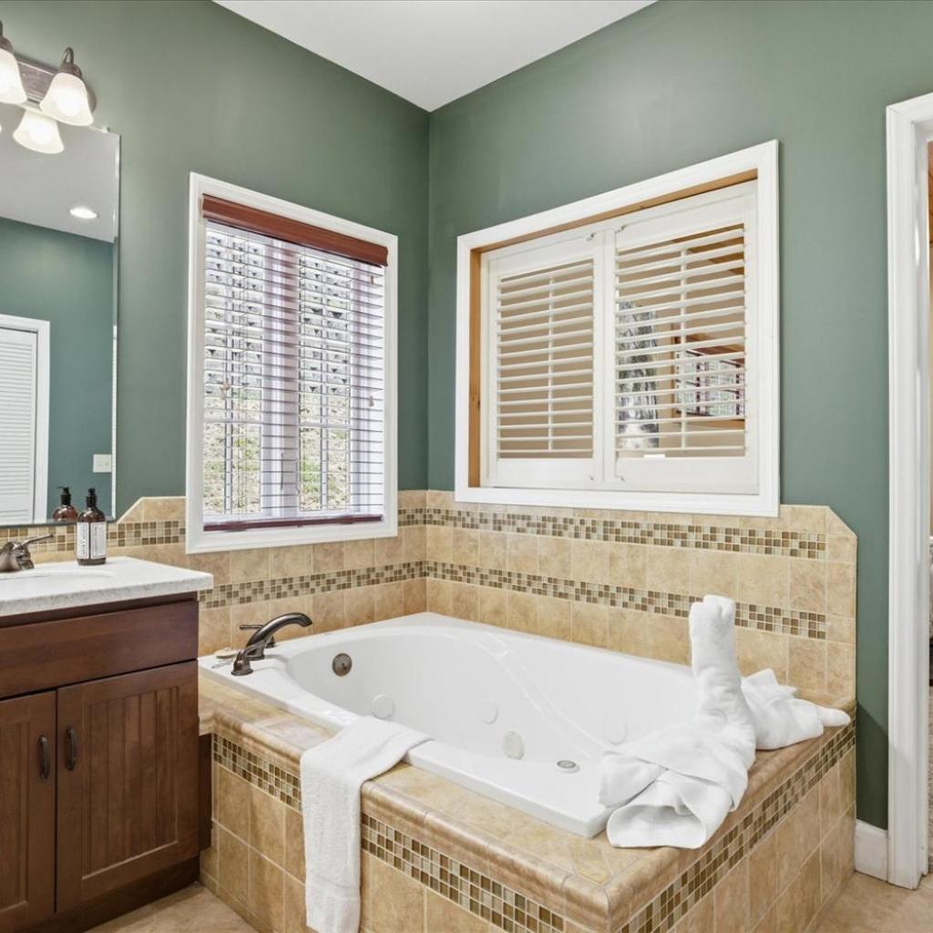 Photograph of Serenity Ridge Suite 321- King BedroomPool Access