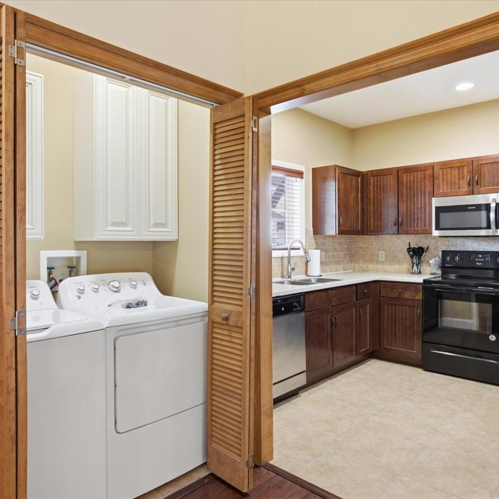 Photograph of Serenity Ridge Suite 321- King BedroomPool Access