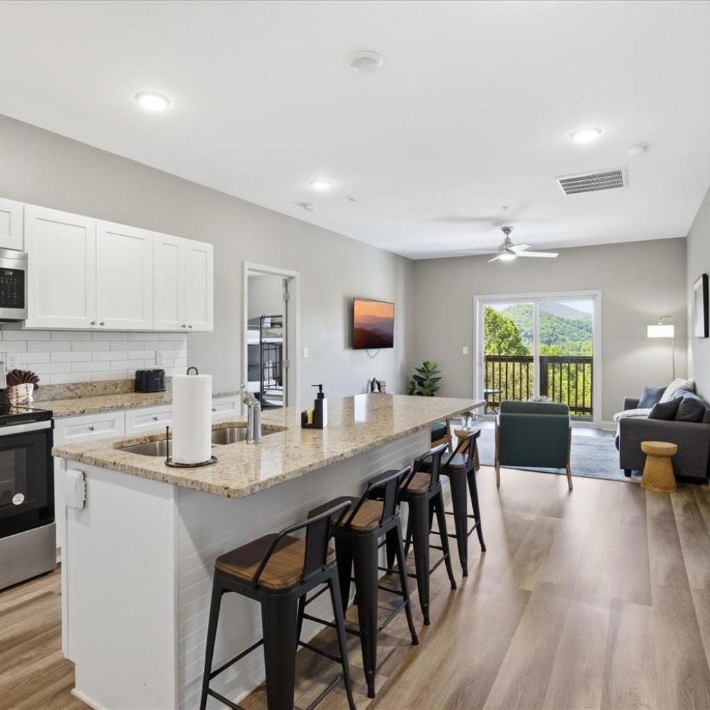 Photograph of Serenity Ridge Clubhouse Unit 4 - GroupsPoolWifi