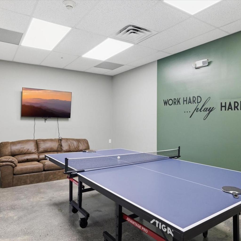 Photograph of Serenity Ridge Unit 721 - GroupsPool AccessPatio