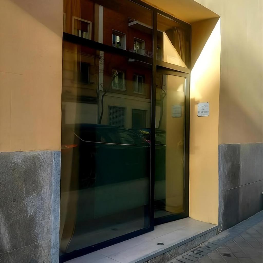 Photograph of Apartamento para 5 en Madrid centro - Malasaña, Chueca, Gran Vía y Plaza de España