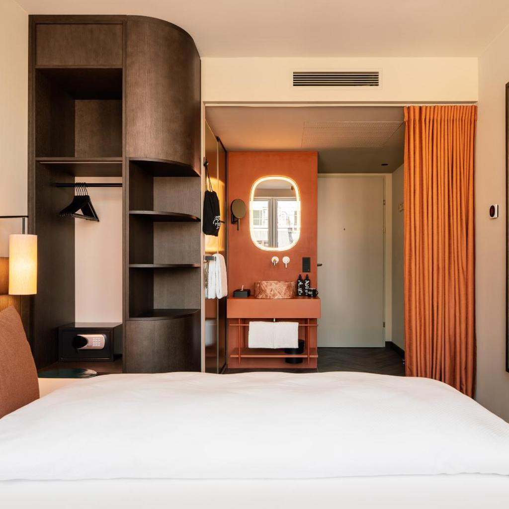 Photograph of Hotel Schani City