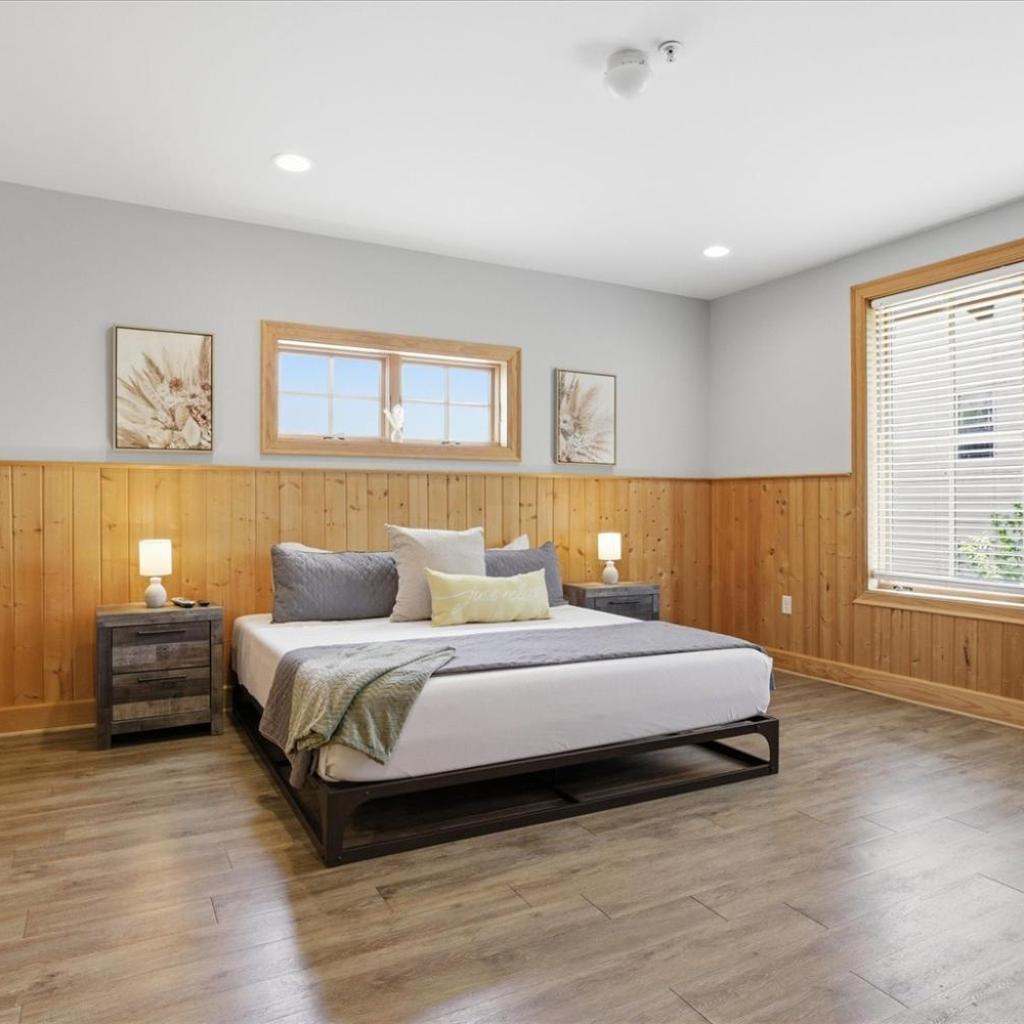 Photograph of Hearthstone Lodge- 4 Private UnitsKing BedsPatio