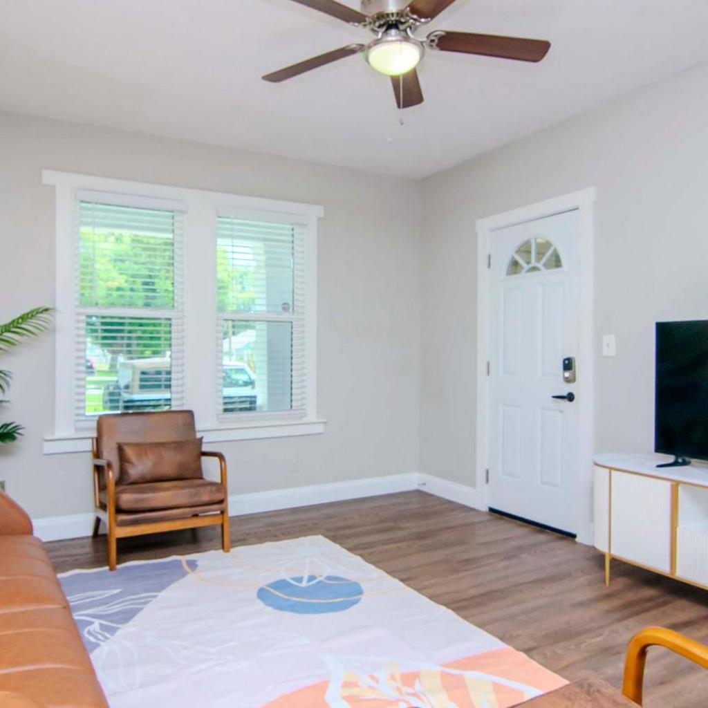 Photograph of Riverside Heights 2BR Retreat