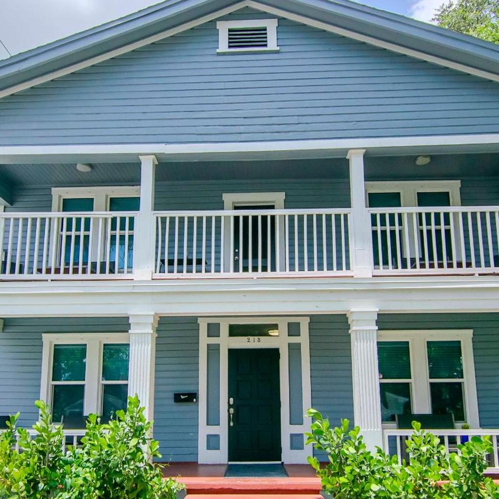 Photograph of Riverside Heights 2BR Retreat