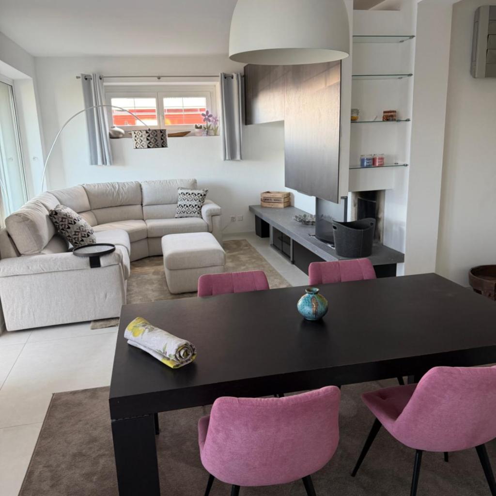 Image 5 - Veralto - Modern Suite with Como Lake view