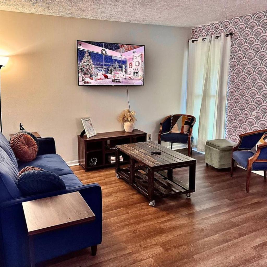 Photograph of Cozy W Great Location