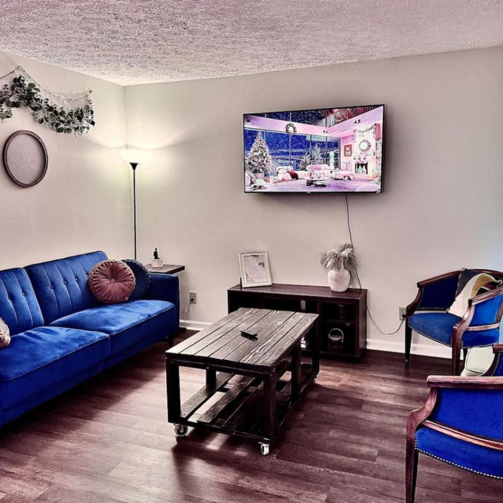 Photograph of Cozy W Great Location