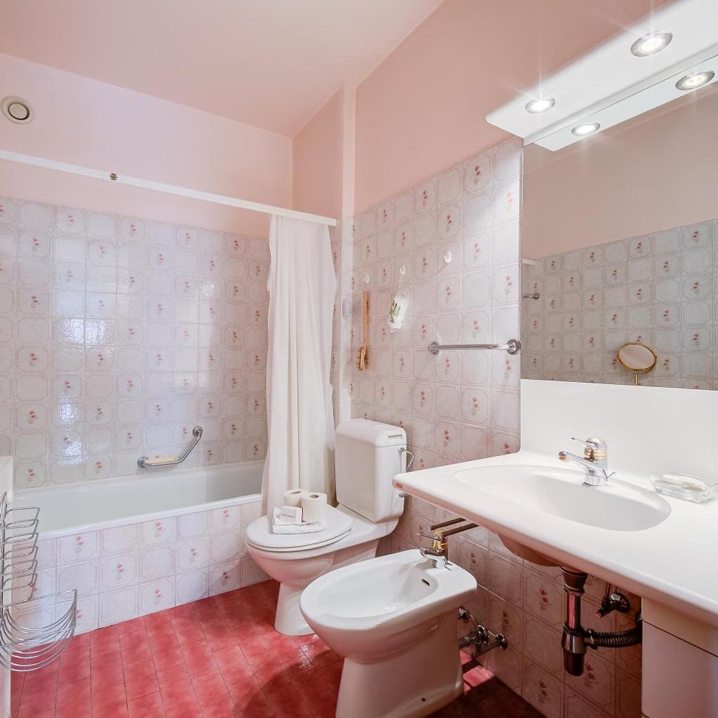 Image 6 - Top Of The Spots - Happy Rentals