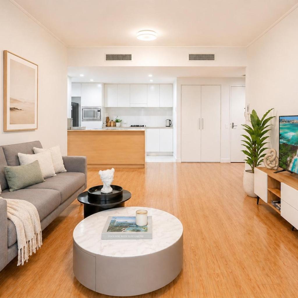 Photograph of Spacious Apartment in Rhodes Walk to Station