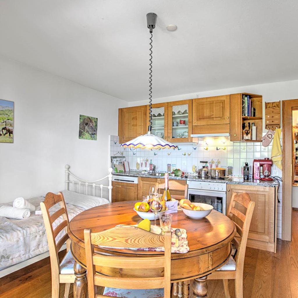 Image 3 - Locarno Area: Quiet Lake view escape 1 - Happy Rentals