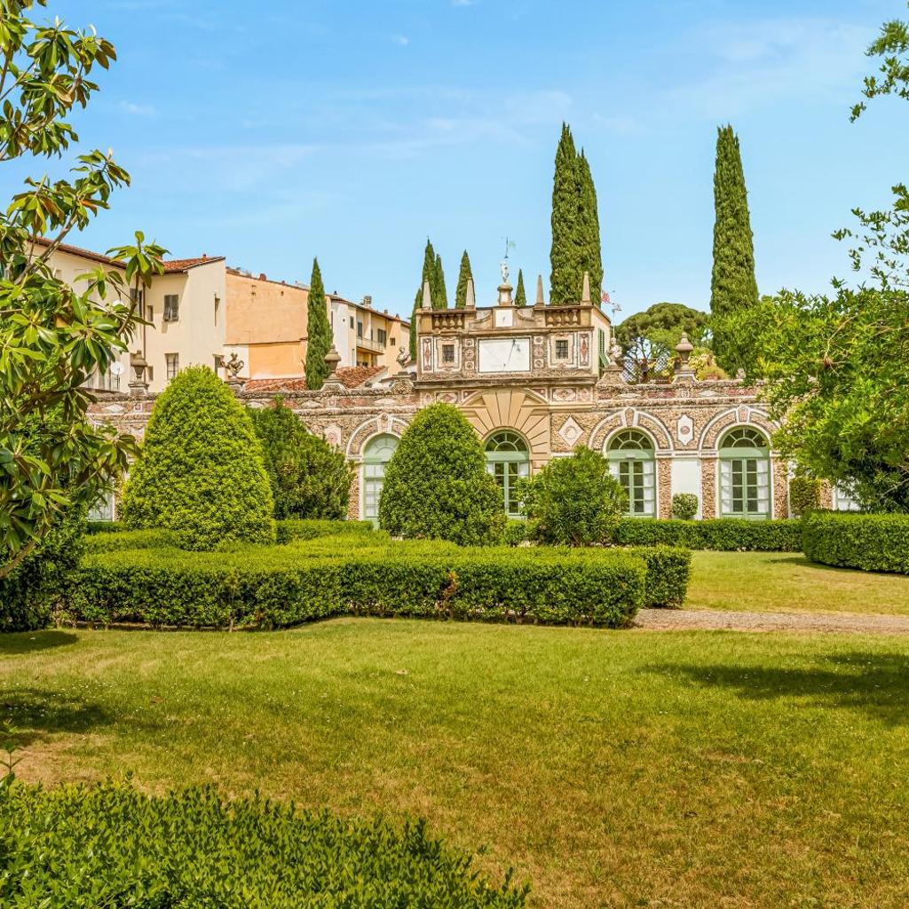 Photograph of Golden Luxe-Penthouse Duomo ViewGarden & Parking