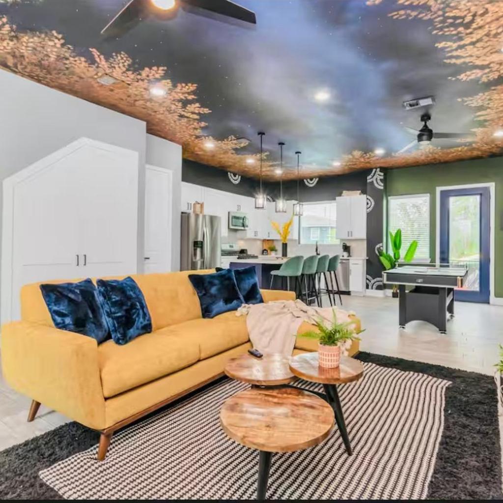 Photograph of 3BR Fantasy Home Pool Table Big Backyard Sleeps 8 Houston