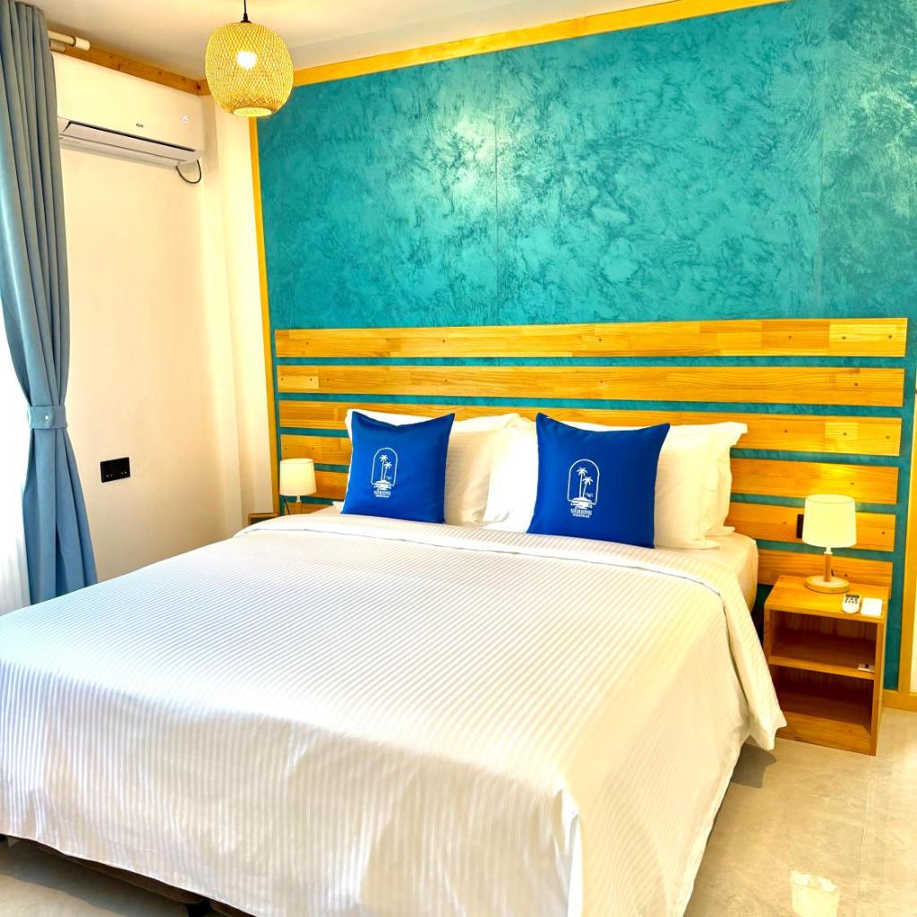 Serene Dhigurah, photo 4