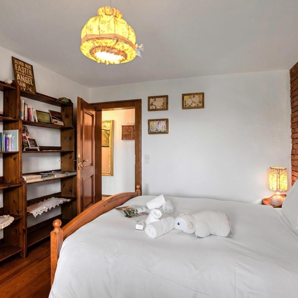 Image 20 - Locarno Area: Quiet Lake view escape 2 - Happy Rentals