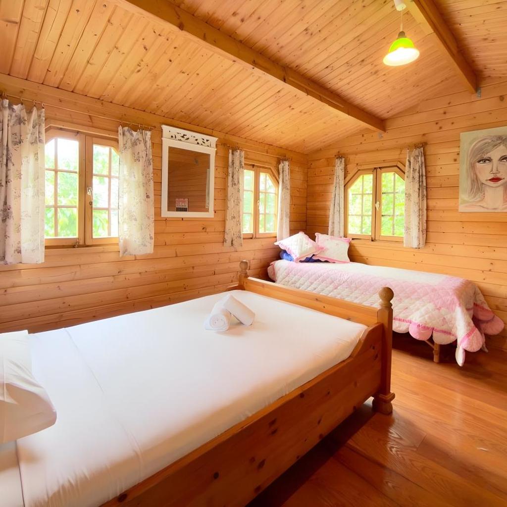 Image 26 - Locarno Area: Quiet Lake view escape 2 - Happy Rentals