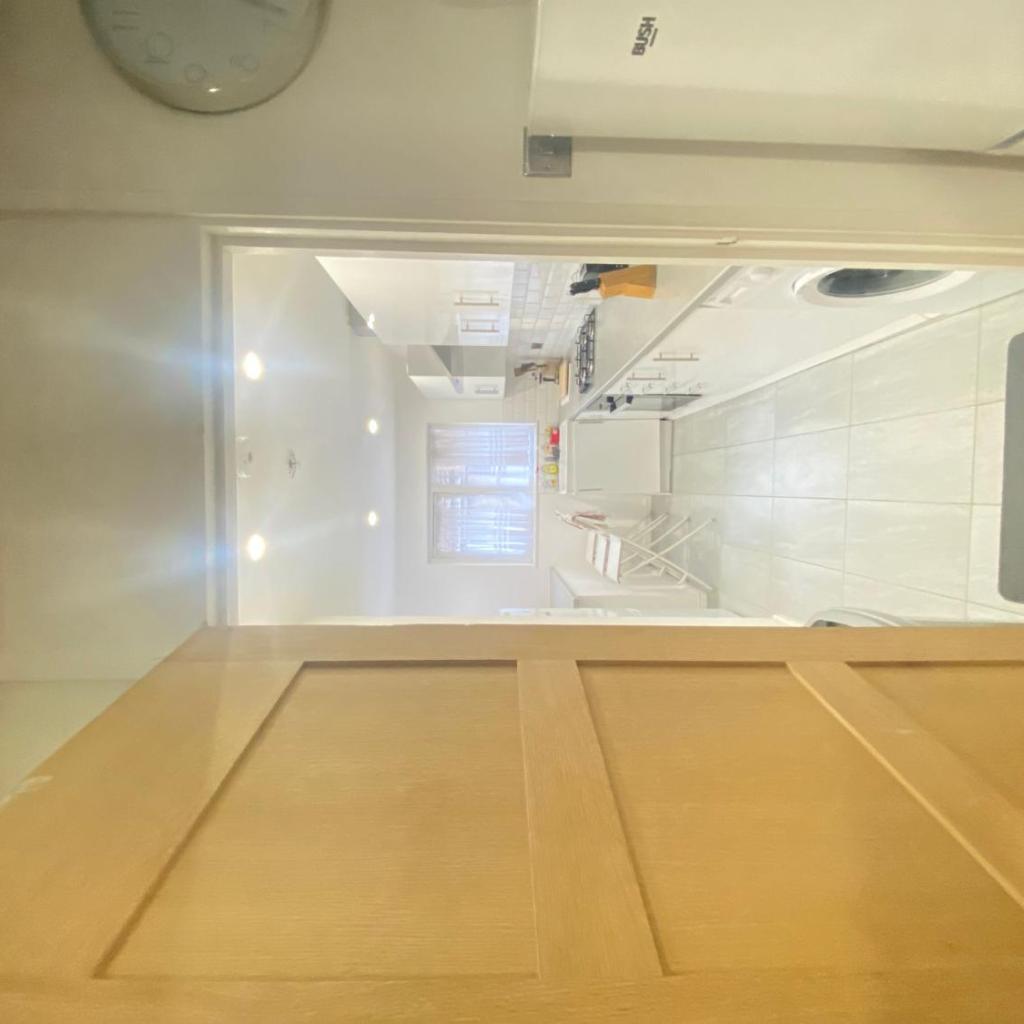 Photograph of Luxurious 5 Bedroom Home in Prime London Location