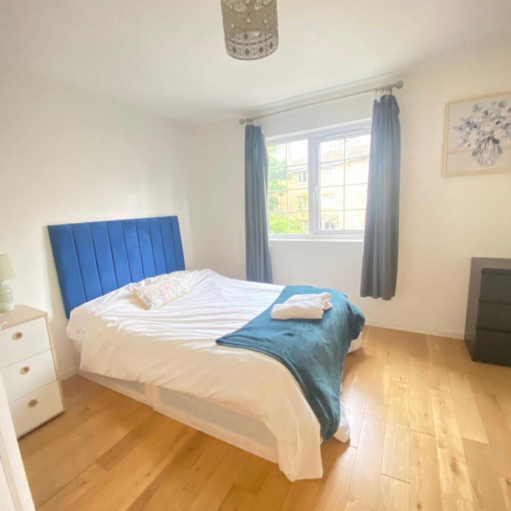 Photograph of Luxurious 5 Bedroom Home in Prime London Location