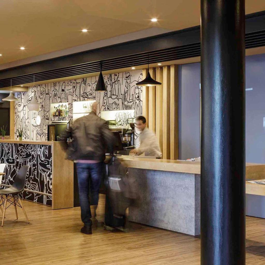 Photograph of Ibis Granada