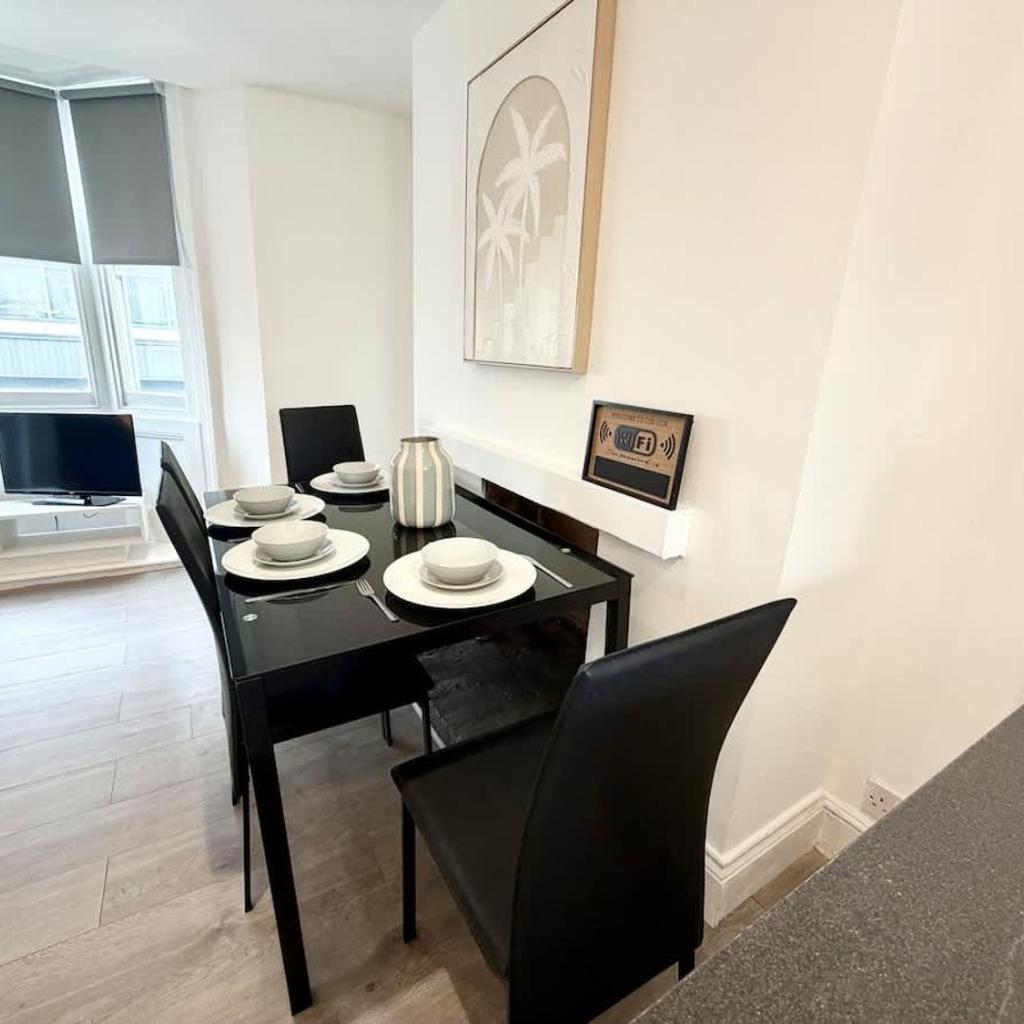 Photograph of Modern 3 Bedroom Stay Near Brighton Seafront