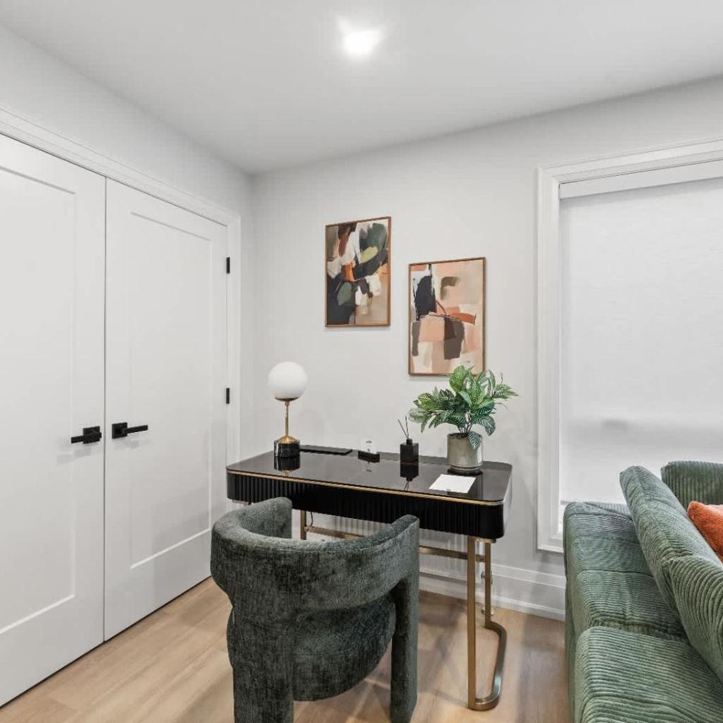 Photograph of Luxury Deluxe 1 BR - 2 Beds - Stylish - New Build Downtown