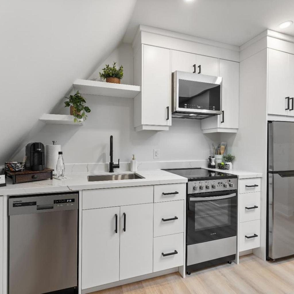 Photograph of Luxury Deluxe 1 BR - 1 Bed - New Build - Near Downtown