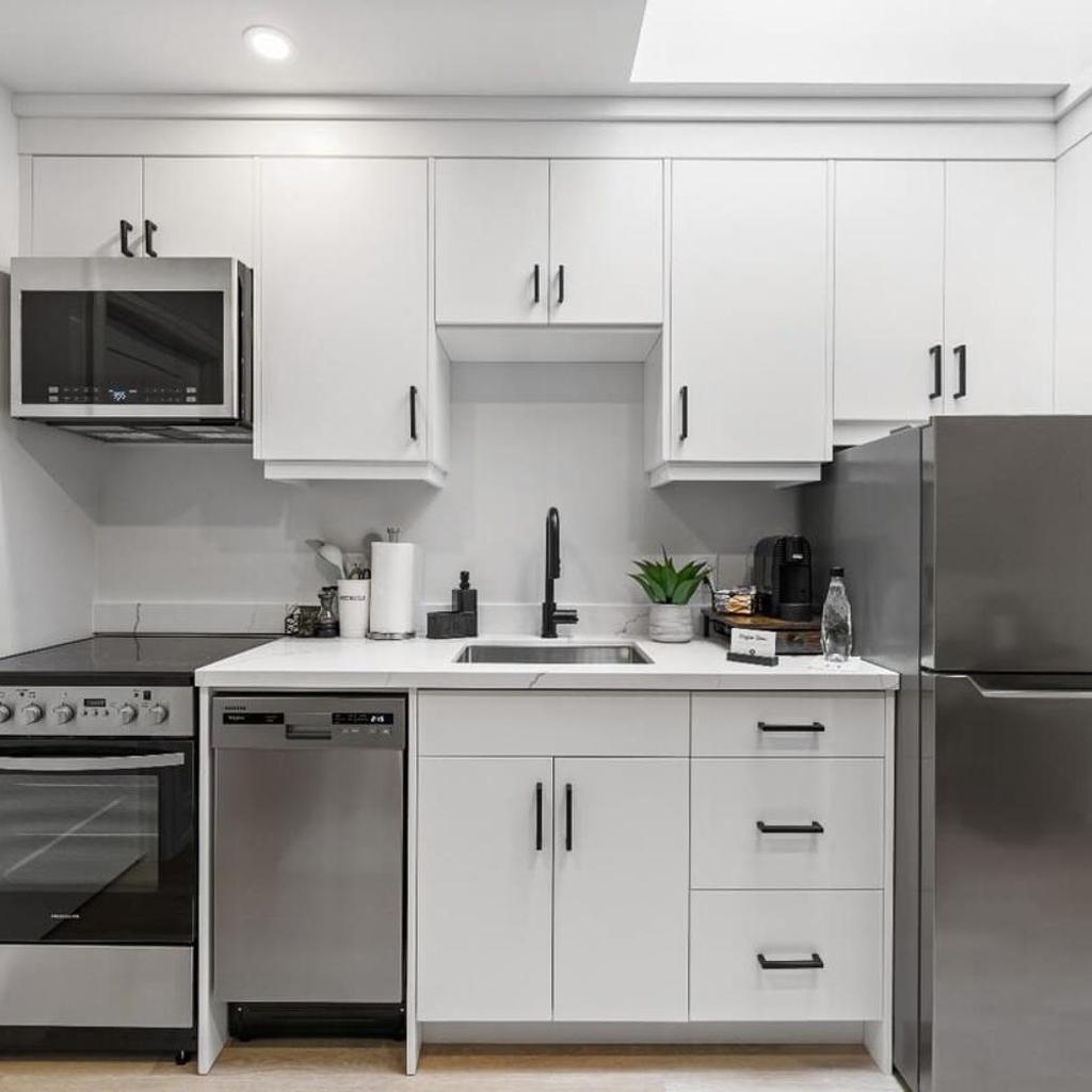 Photograph of Luxury Suite 1 BR - 1 Bed - Stylish - New Build - Downtown