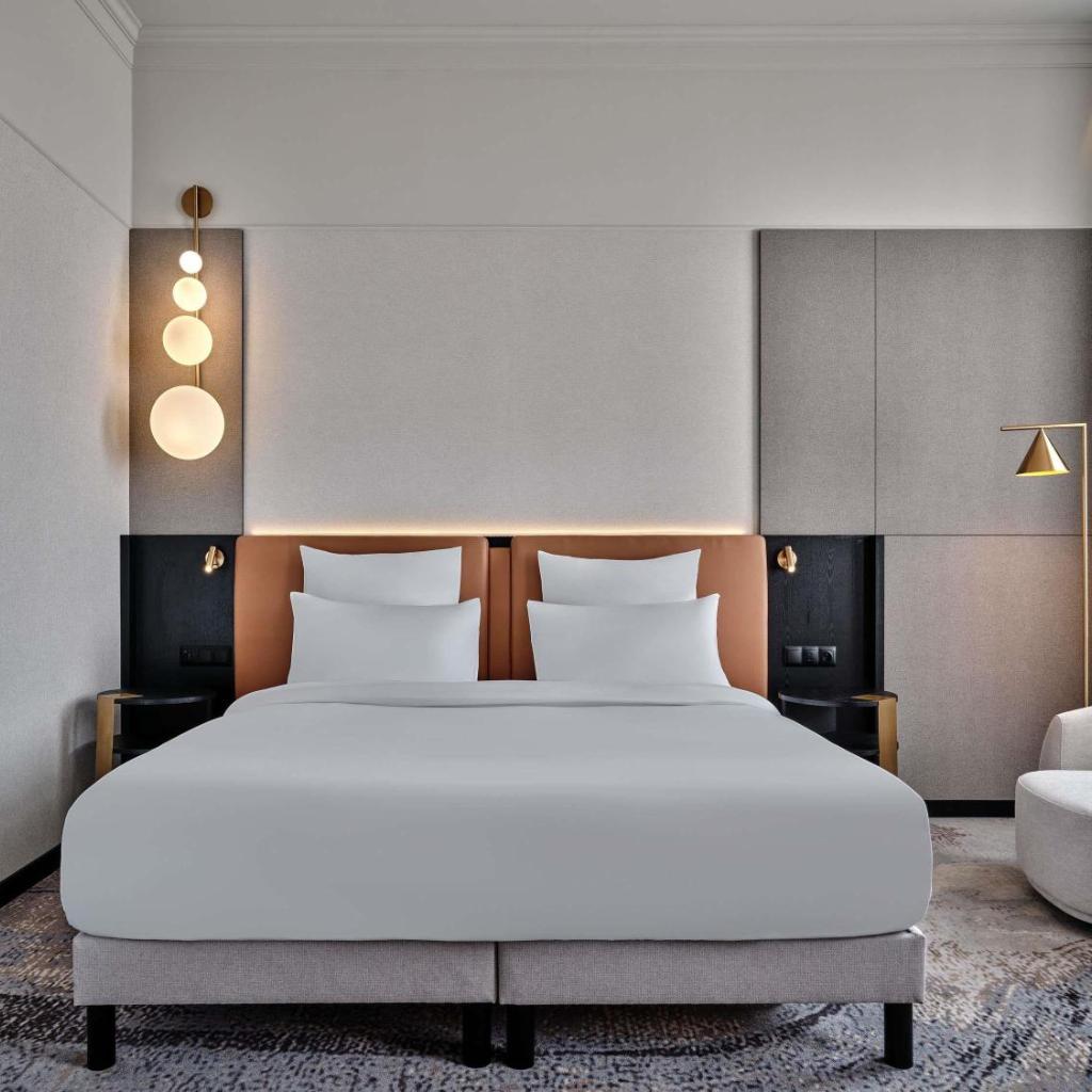Mövenpick Grand Hotel Wroclaw — 