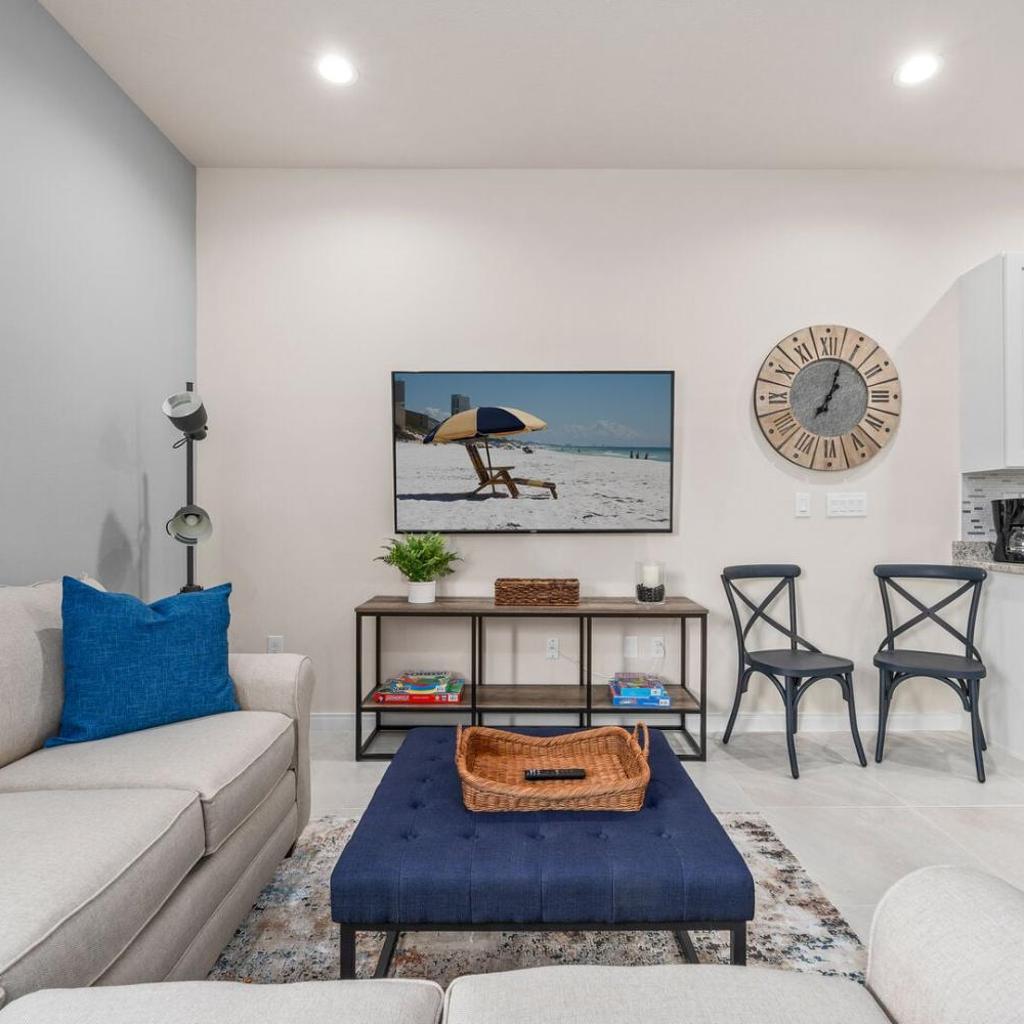 Photograph of Comfortable home w 3 En-suites!