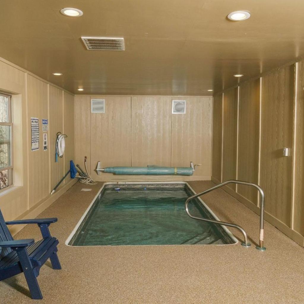 Photograph of Splash N More・Private Indoor Pool・Game Room・Hot Tub・Pet Friendly
