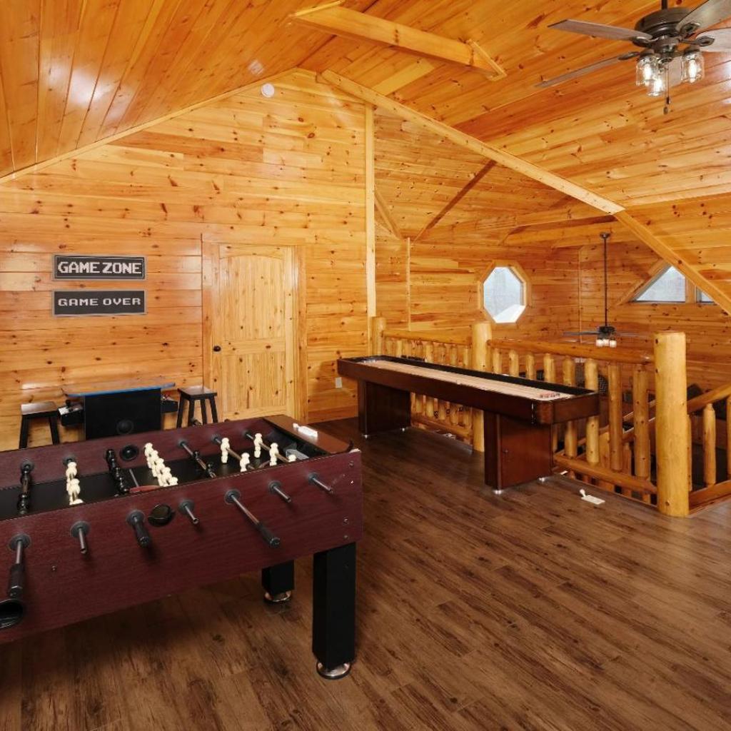 Photograph of Splash N More・Private Indoor Pool・Game Room・Hot Tub・Pet Friendly