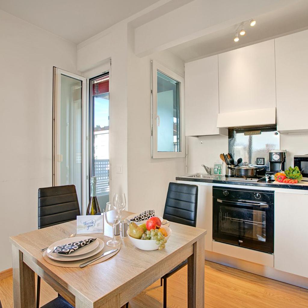 Image 2 - Lean Home - Happy Rentals
