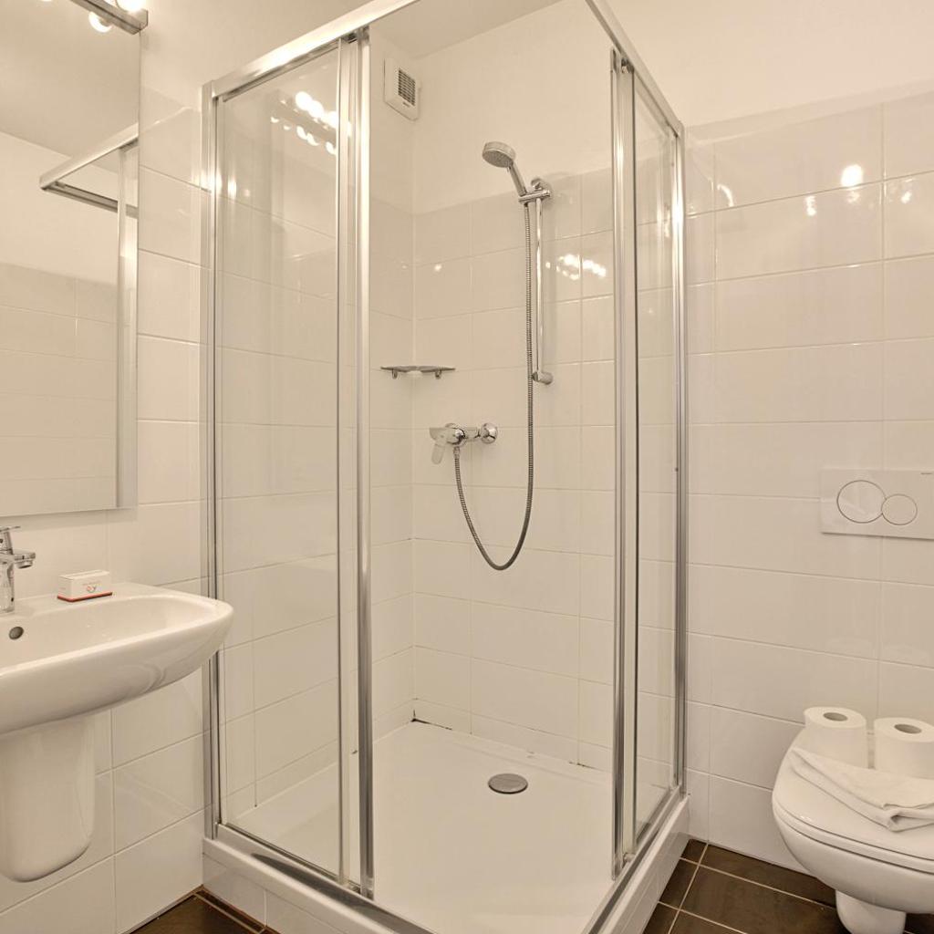 Image 5 - Lean Home - Happy Rentals