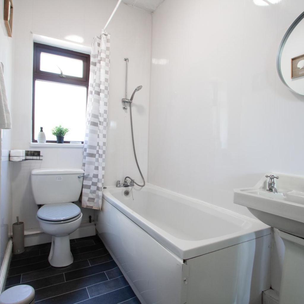 Photograph of Spacious 2BR in Chadderton Near Manchester