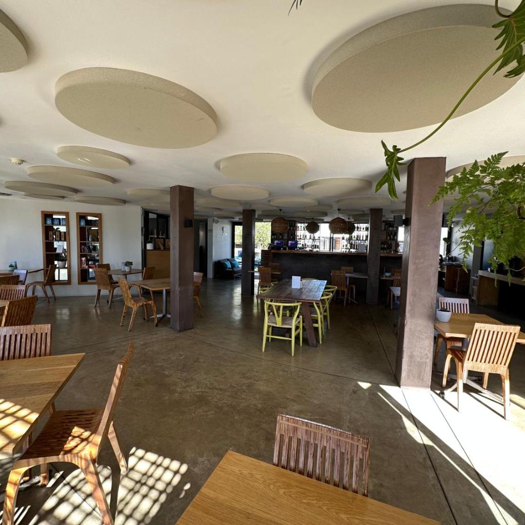 Windtown Lagoon Hotel — 