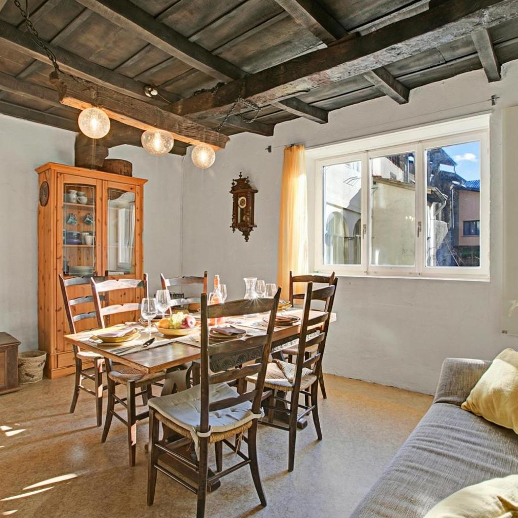 Image 3 - Historical Caslano Apartments - Happy Rentals