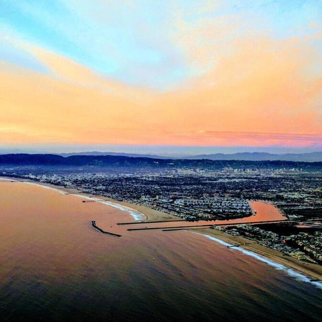 Photograph of The Pearl Penthouse, Marina's Finest 3-Story View