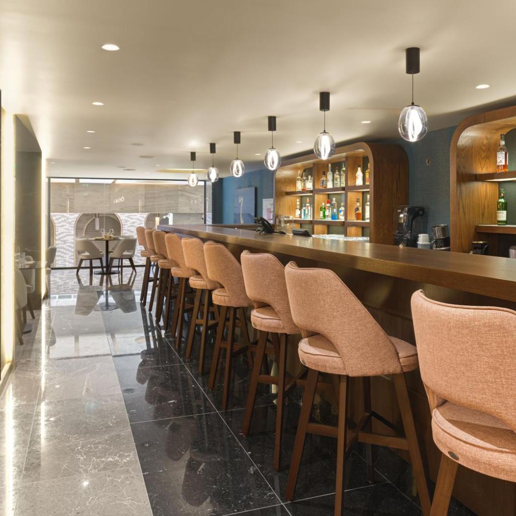 Leonardo Hotel Athens City Center — 